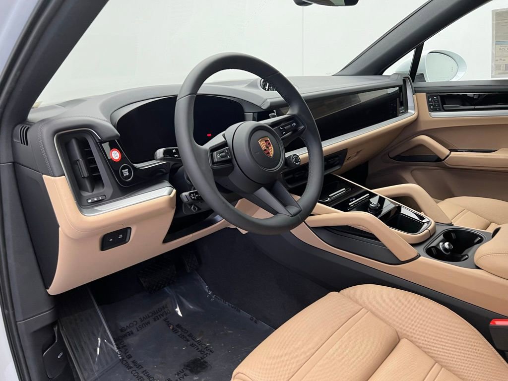 New 2025 Porsche Cayenne Coupe image 4