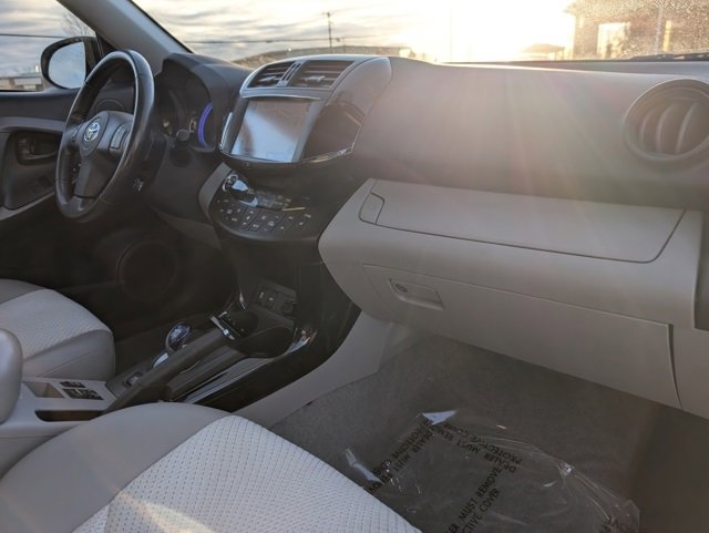 Used 2014 Toyota RAV4 EV image 24