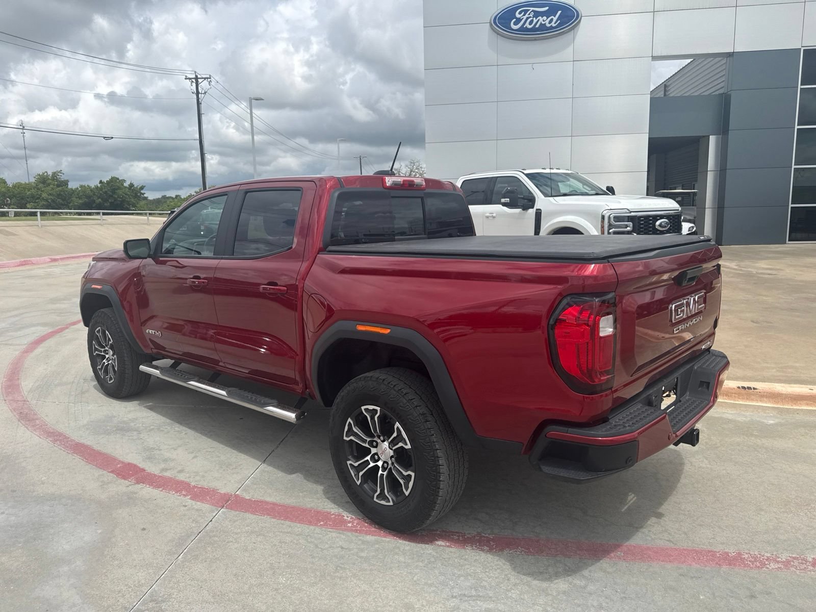 Used 2023 GMC Canyon AT4 w/ AT4 Premium Package AWD/4WD image 7