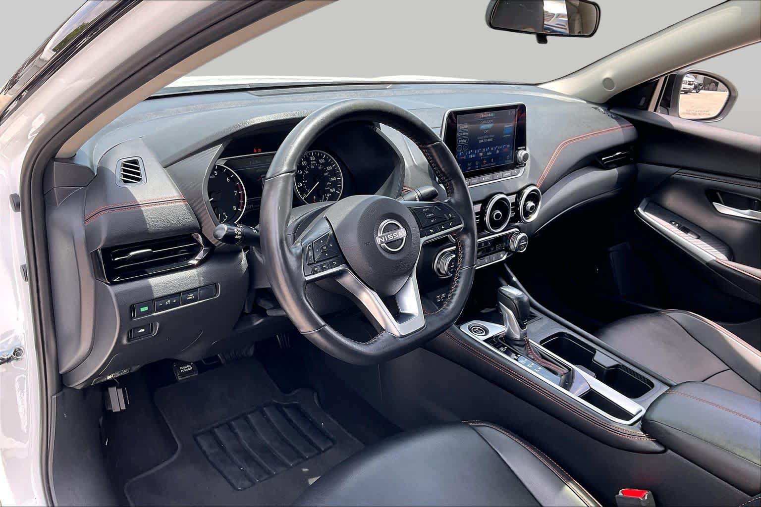 Used 2025 Nissan Sentra SR w/ SR Premium Package FWD image 18