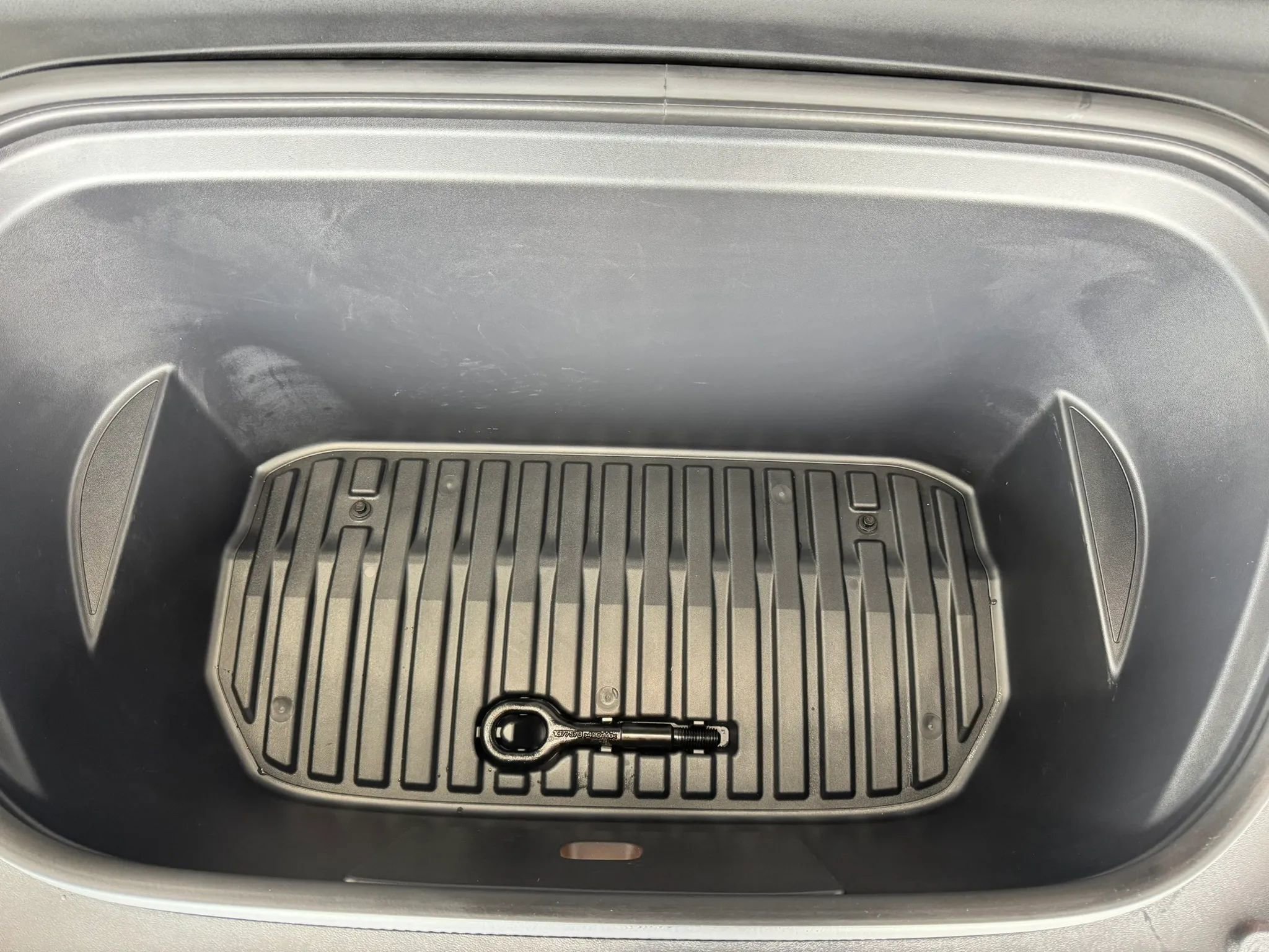 Used 2024 Tesla Model Y Long Range image 40