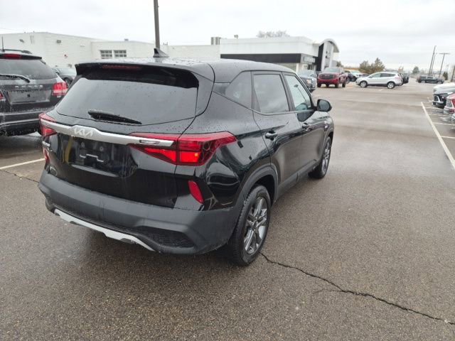 Used 2023 Kia Seltos LX image 6
