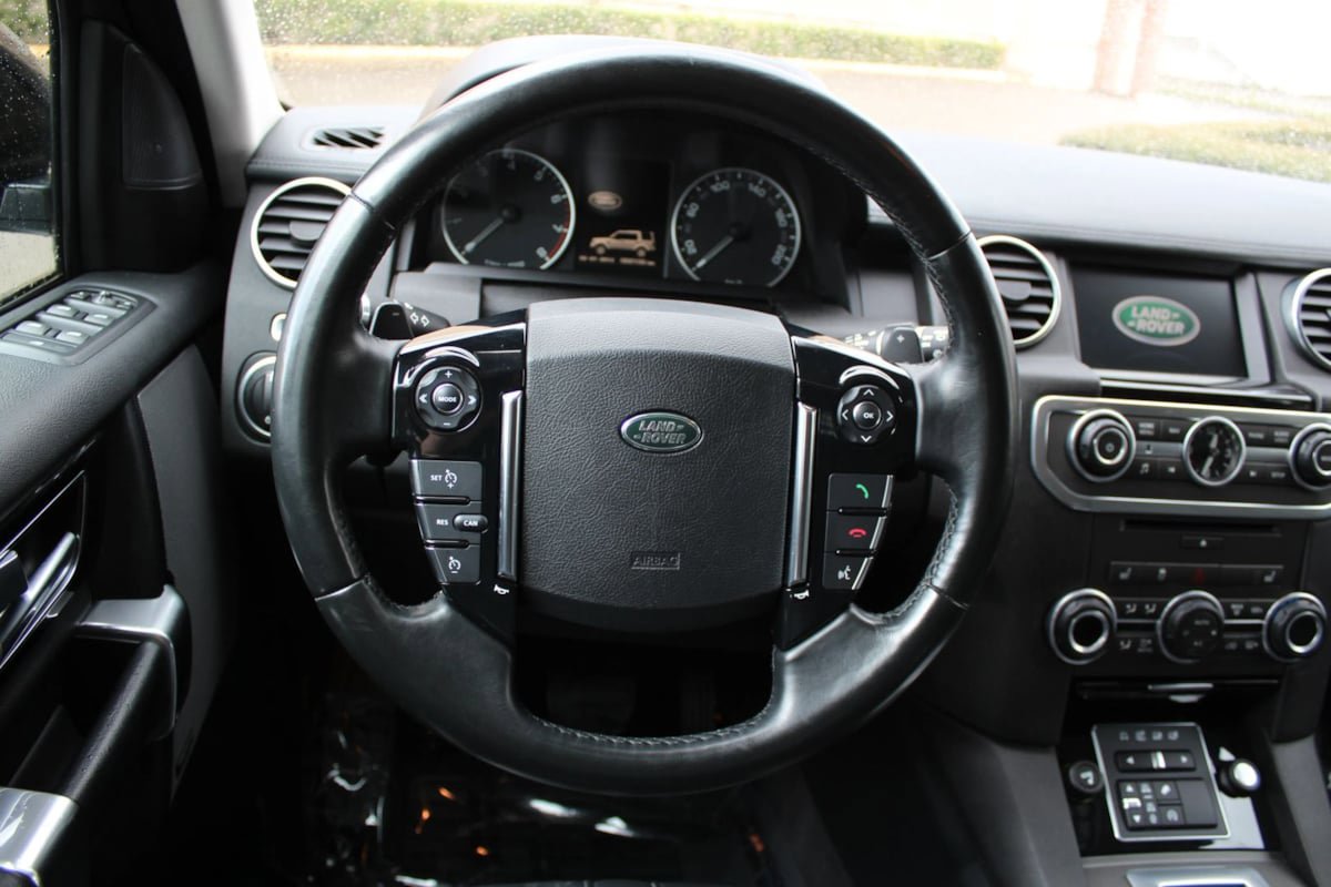 Used 2015 Land Rover LR4 image 15