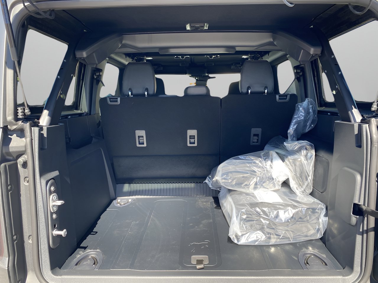 New 2026 Ford Bronco Big Bend w/ Black Diamond Package AWD/4WD image 9