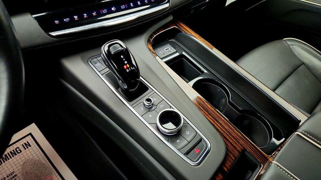 Used 2024 Cadillac Escalade ESV Premium Luxury w/ Performance Package AWD/4WD image 17