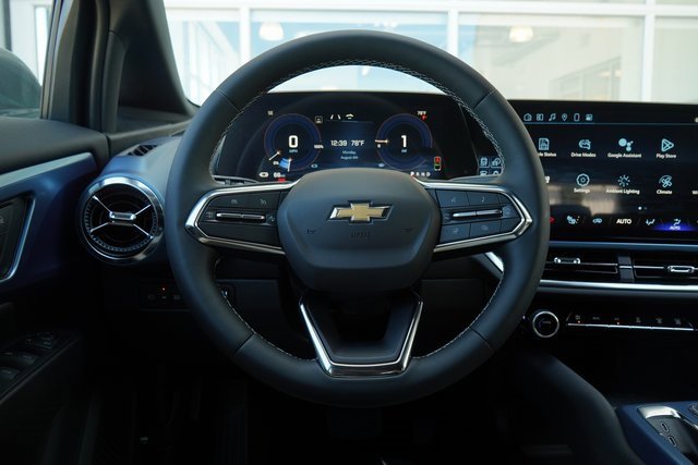 New 2025 Chevrolet Equinox EV LT image 17