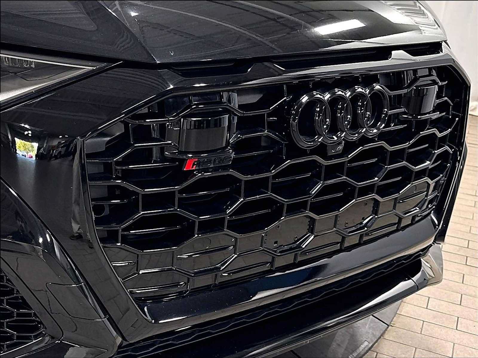 Used 2022 Audi RS Q8 AWD/4WD image 32