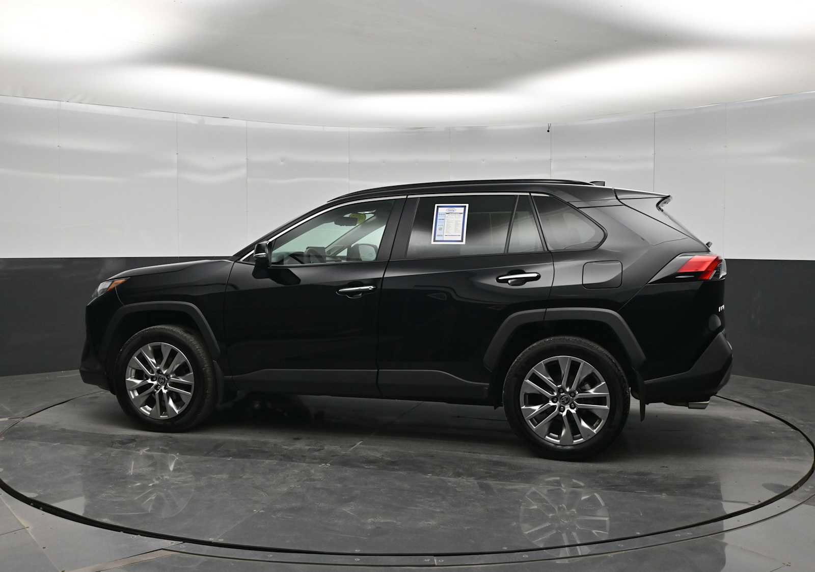 Used 2024 Toyota RAV4 Limited w/ Advanced Technology Package AWD/4WD image 5