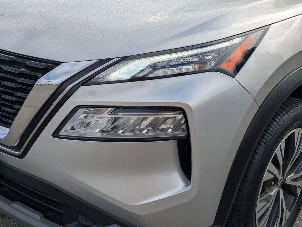 Used 2023 Nissan Rogue SV FWD image 9