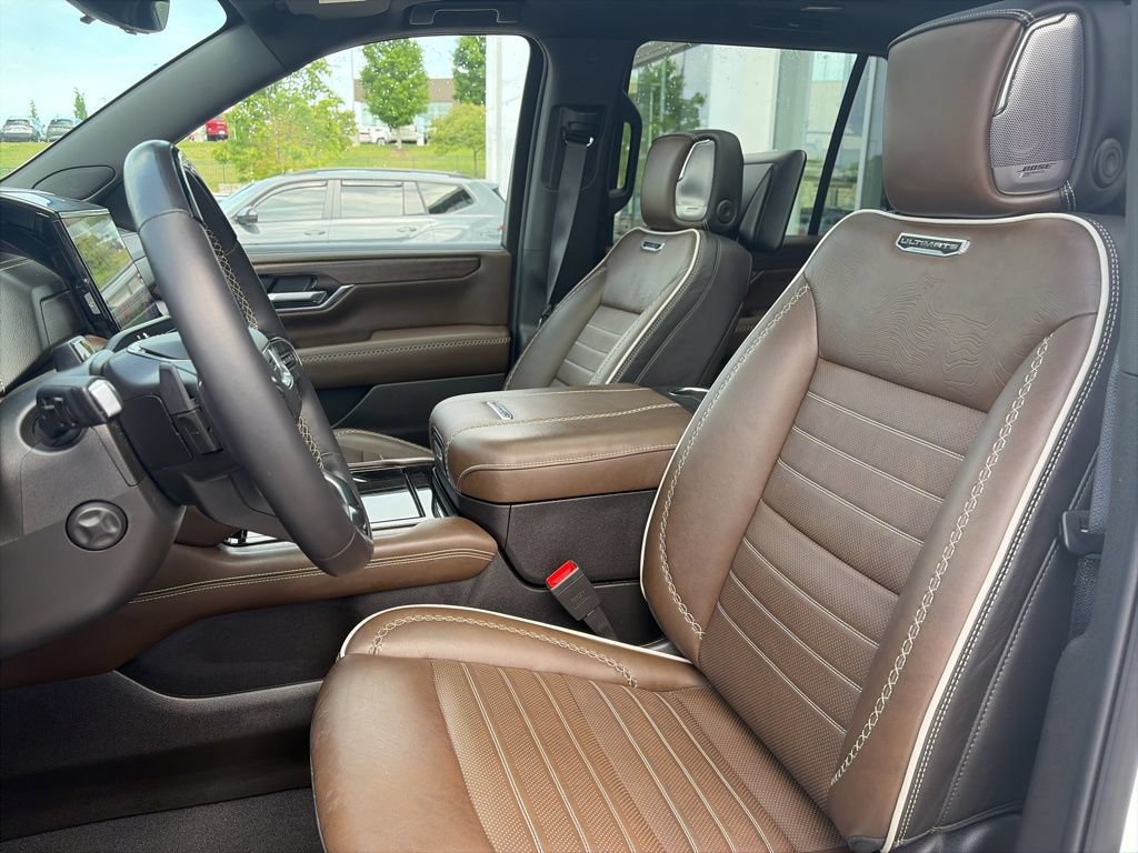 Used 2026 GMC Yukon Denali Ultimate AWD/4WD image 26