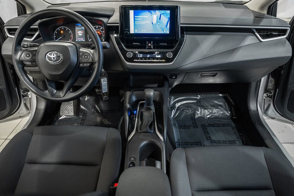 Used 2025 Toyota Corolla LE image 16
