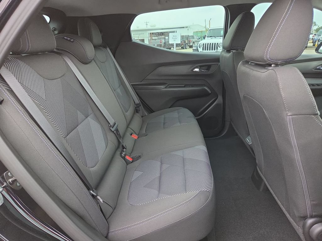 New 2027 Chevrolet Bolt LT w/ Comfort Package FWD image 17