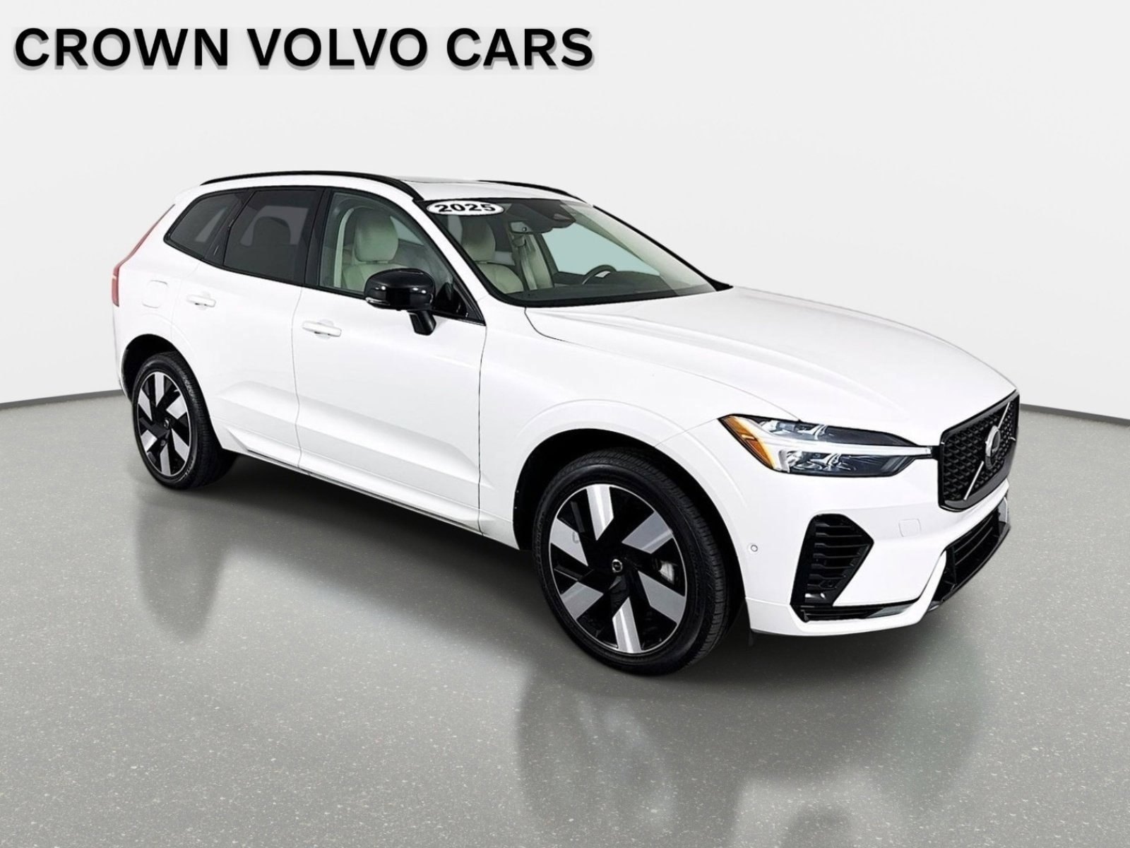 Used 2025 Volvo XC60 T8 Plus w/ Protection Package Premier AWD/4WD image 3
