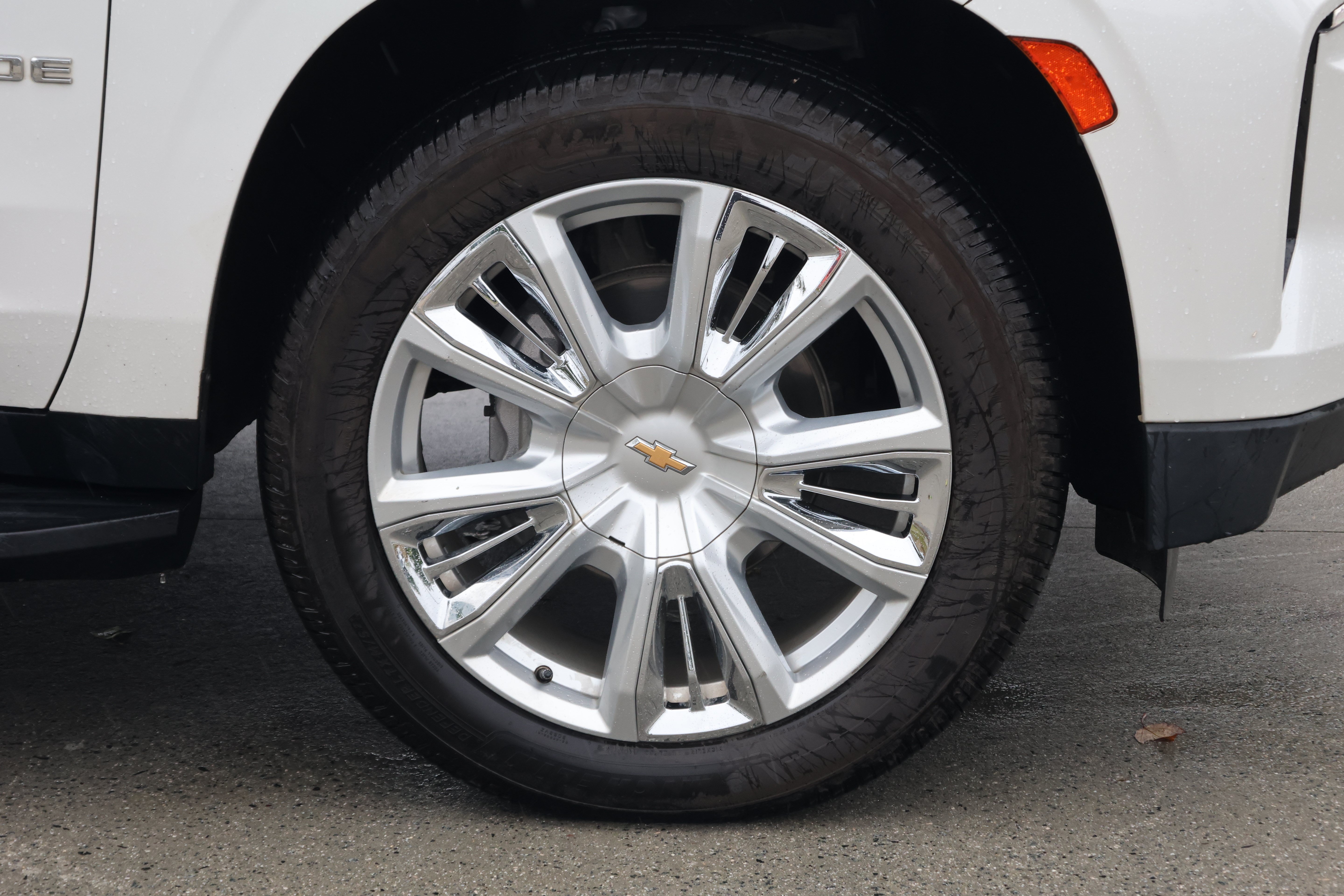 Used 2022 Chevrolet Tahoe High Country AWD/4WD image 11