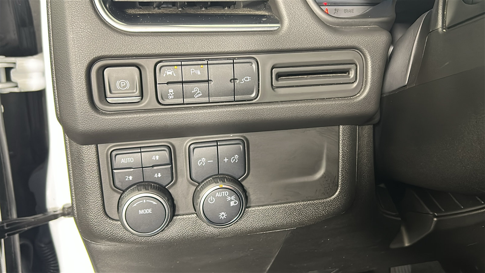 Used 2022 Chevrolet Tahoe Z71 AWD/4WD image 24