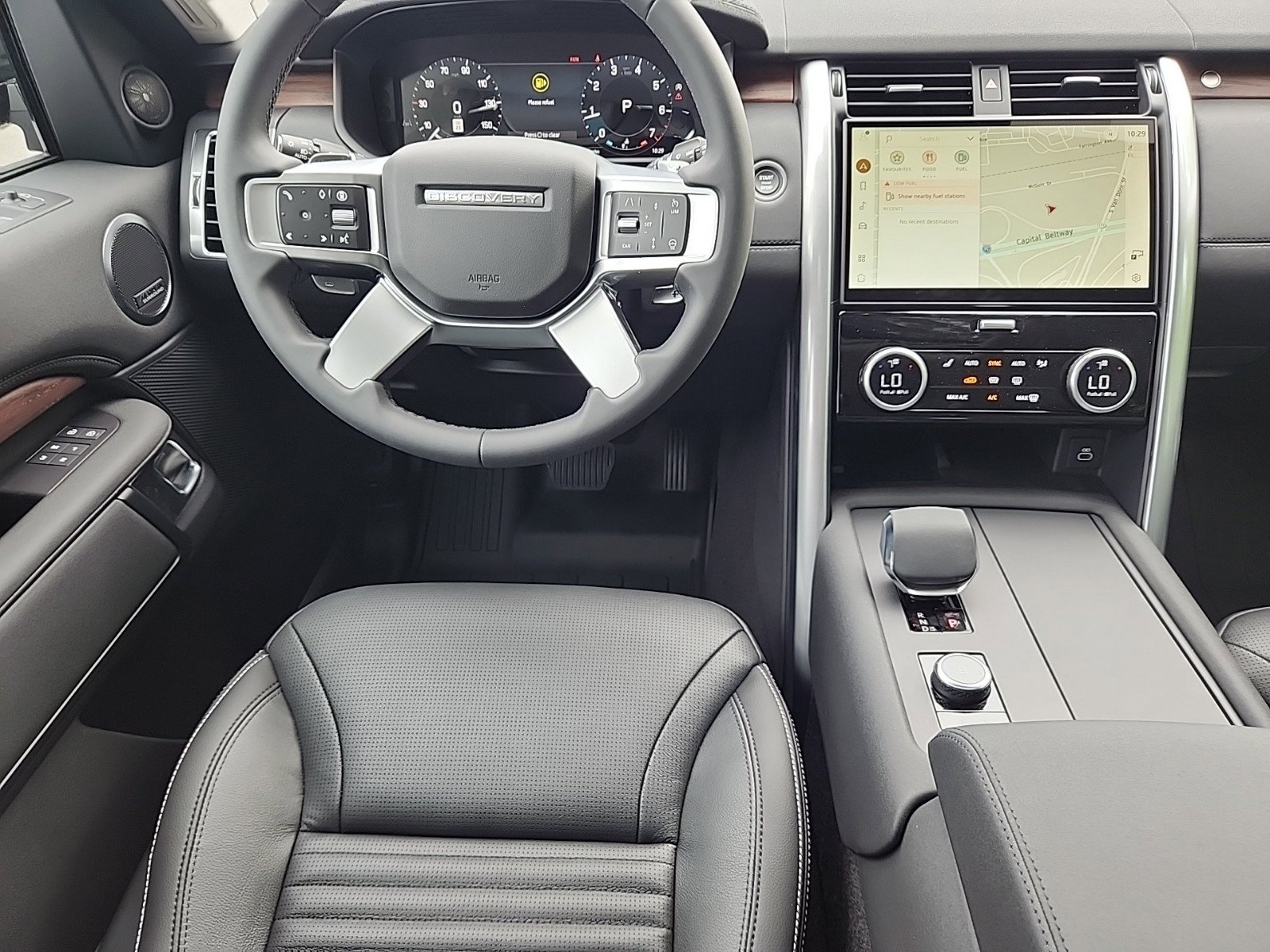 Certified 2024 Land Rover Discovery S image 4