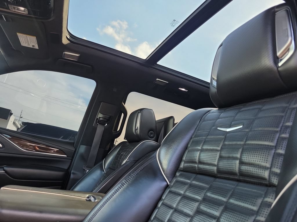 Used 2021 Cadillac Escalade ESV Sport Platinum w/ Heavy-Duty Trailer Package AWD/4WD image 26