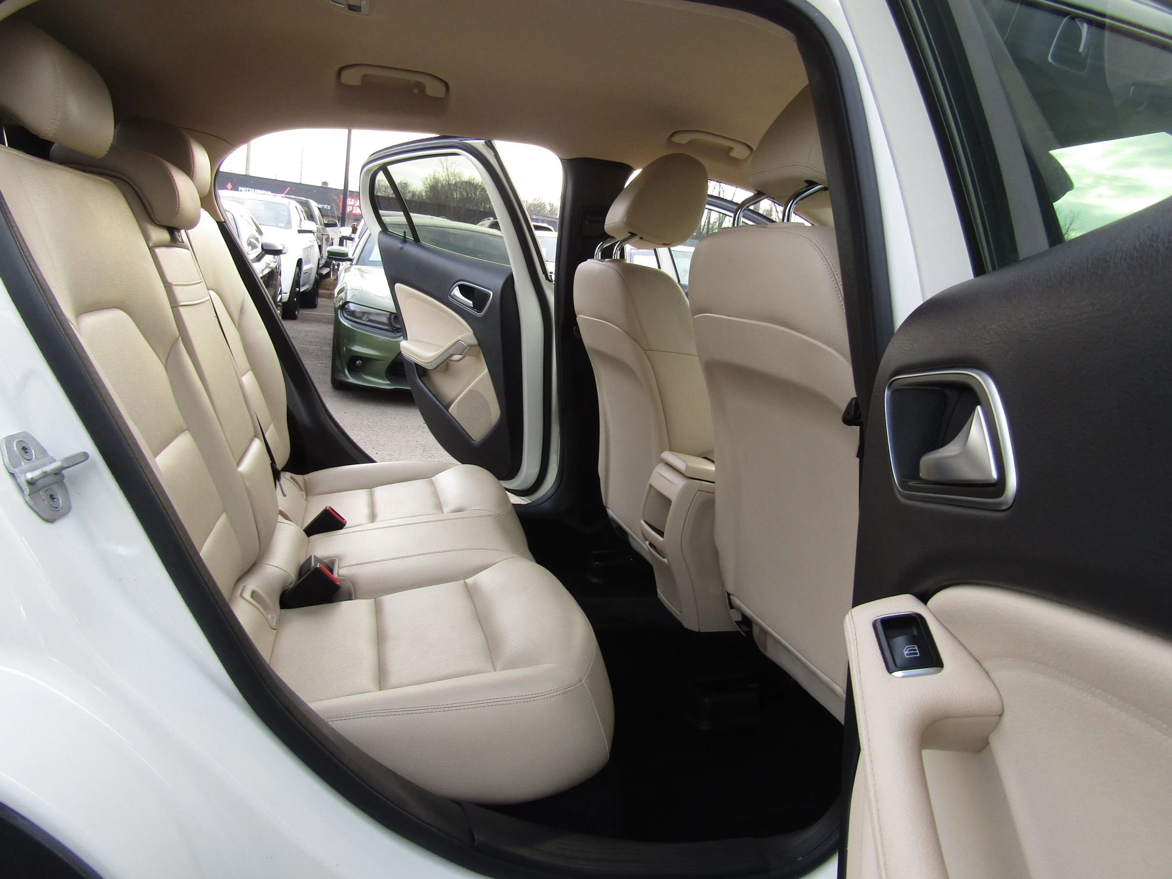 Used 2015 Mercedes-Benz GLA 250 4MATIC image 13