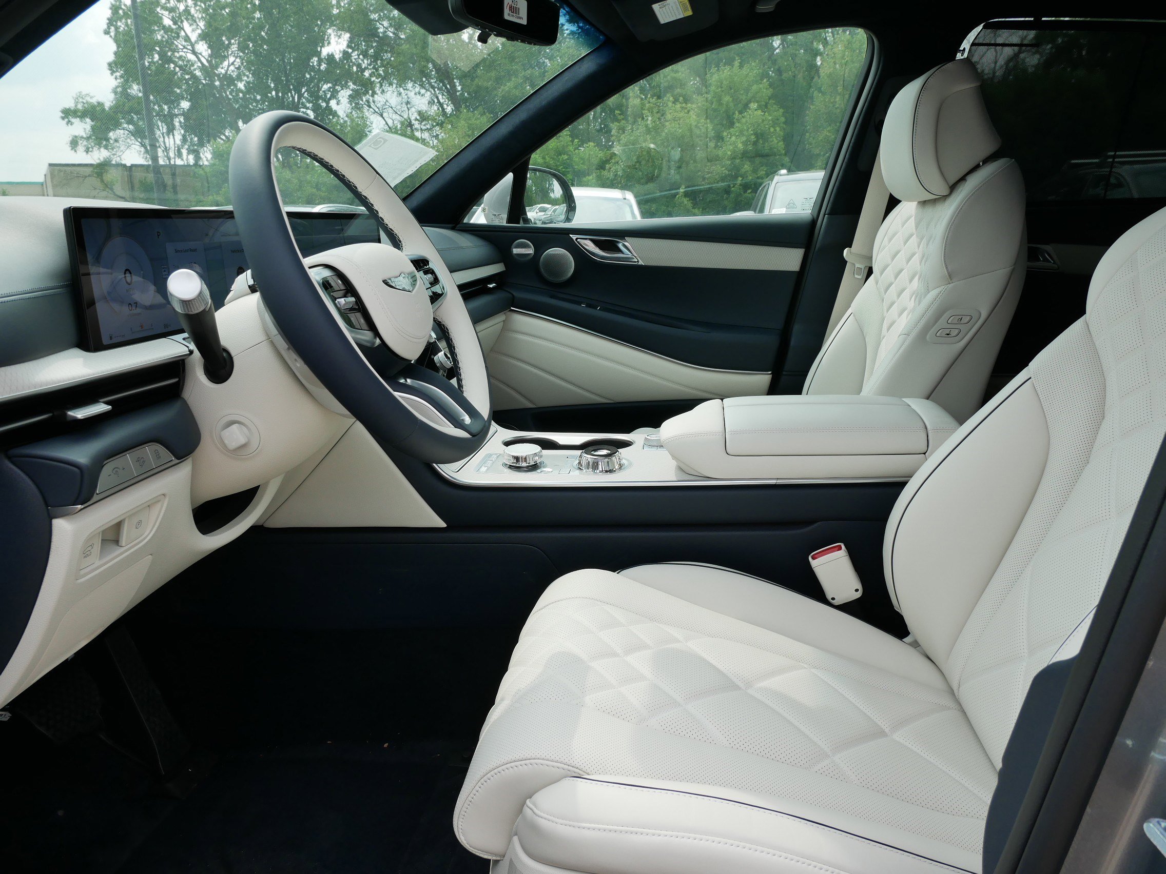 New 2025 Genesis GV80 3.5T Prestige image 4