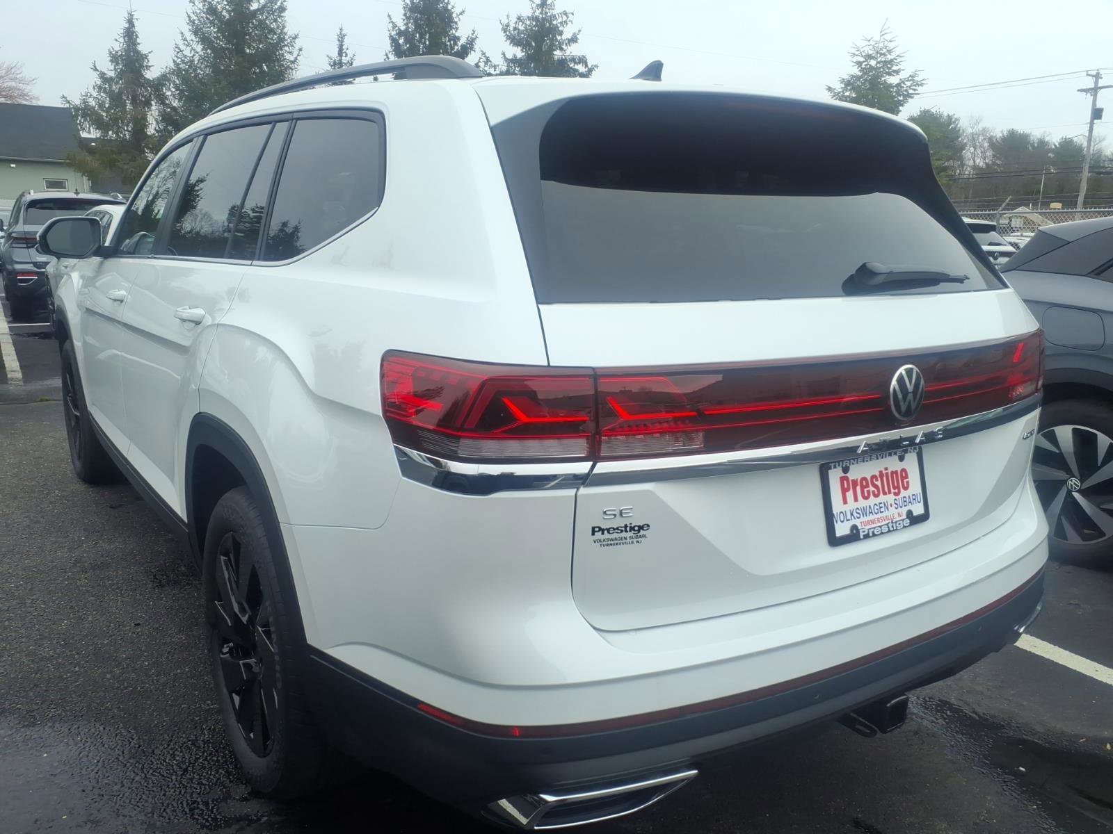 New 2026 Volkswagen Atlas SE image 3