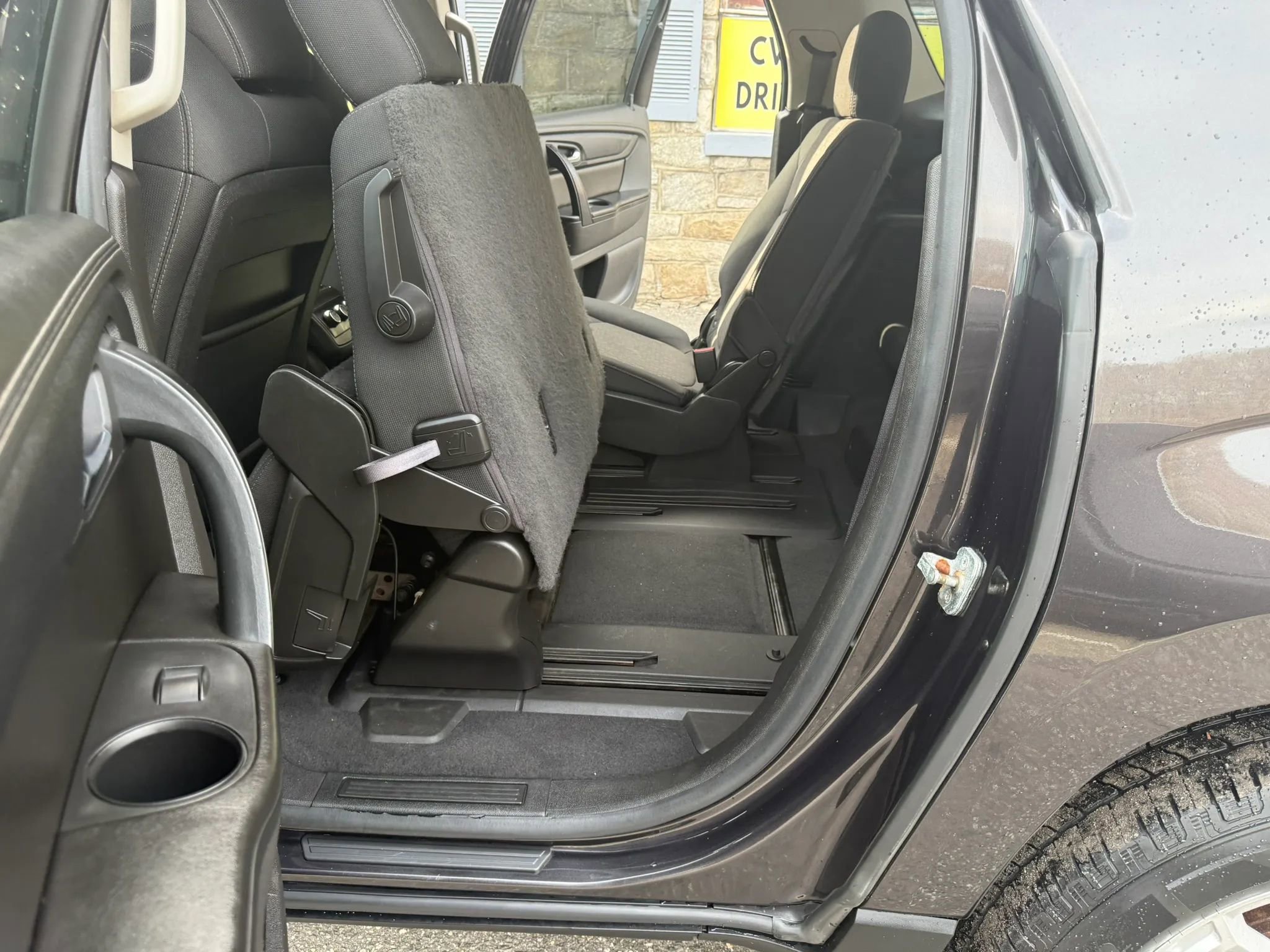 Used 2014 GMC Acadia SLE image 27