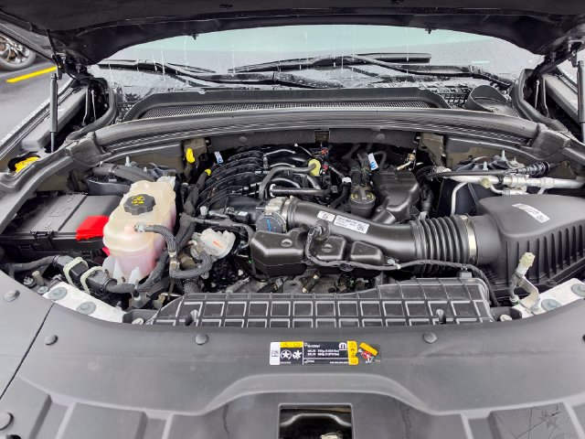 Used 2023 Jeep Grand Cherokee Limited AWD/4WD image 23
