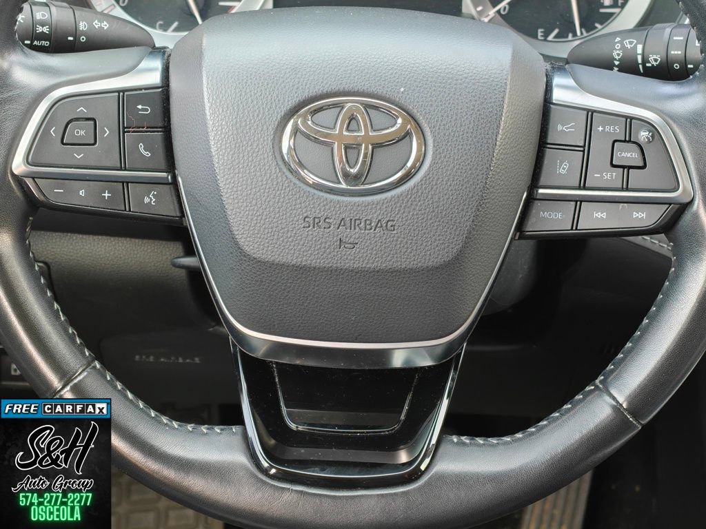 Used 2020 Toyota Highlander XLE AWD/4WD image 5