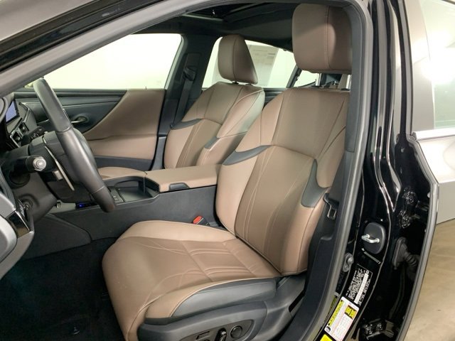 Used 2023 Lexus ES 300h Ultra Luxury w/ Accessory Package (Z2) image 30