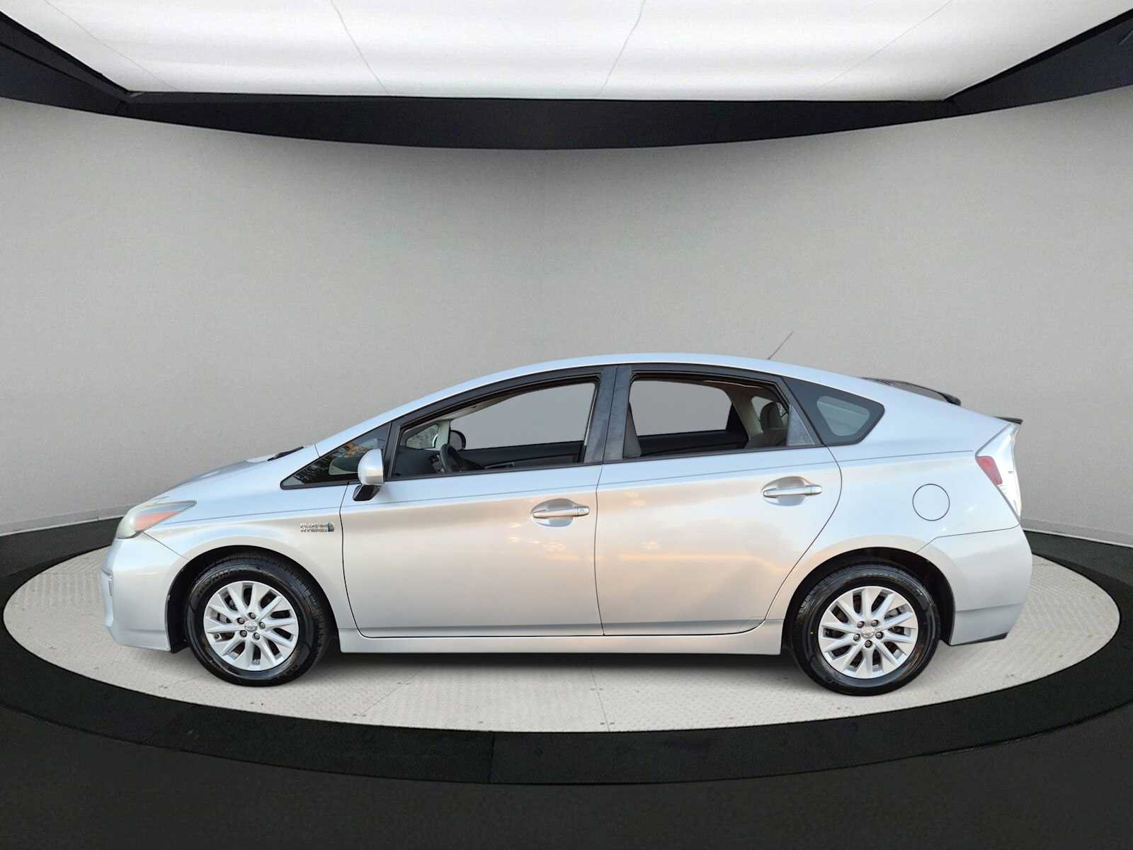 Used 2013 Toyota Prius Prime Plug-In Hybrid FWD image 5