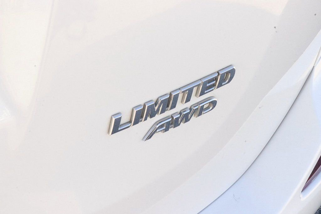 Used 2015 Toyota RAV4 Limited image 10