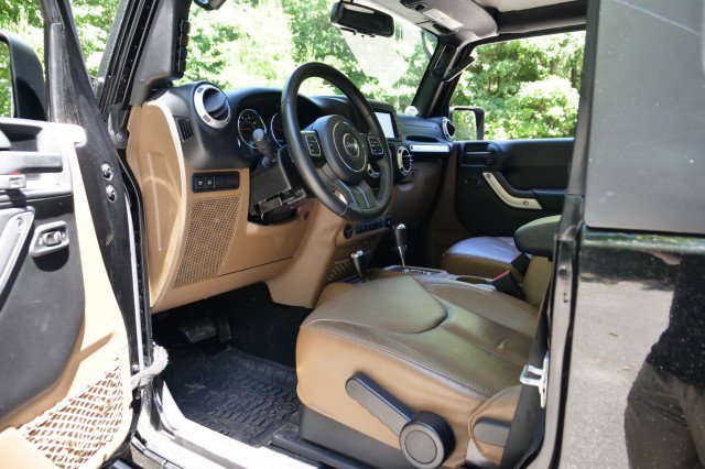 Used 2014 Jeep Wrangler Rubicon w/ Power Convenience Group AWD/4WD image 22