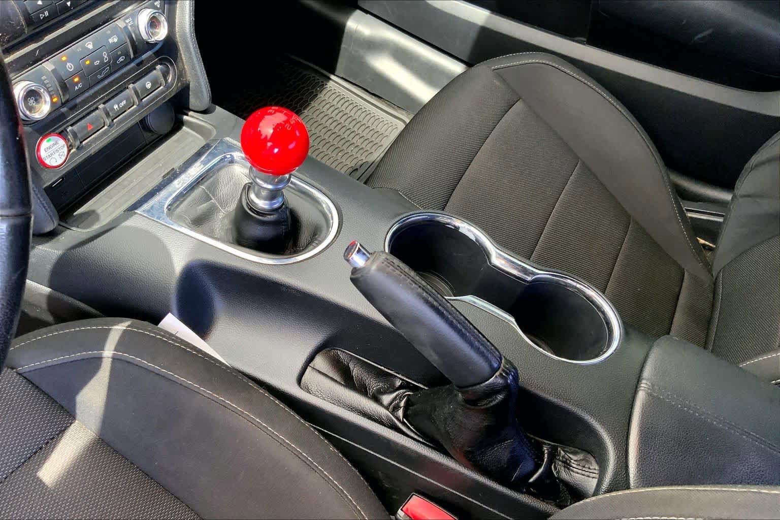 Used 2017 Ford Mustang Coupe RWD image 15