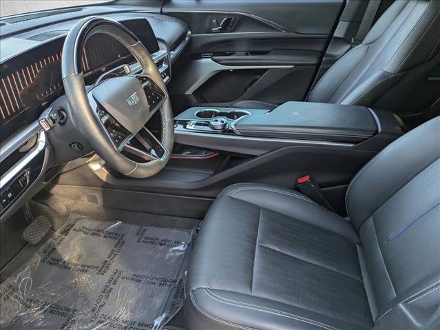Used 2024 Cadillac Lyriq Luxury image 16