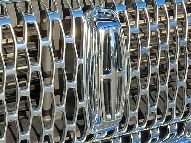 Used 2022 Lincoln Corsair Standard w/ Equipment Group 101A image 30