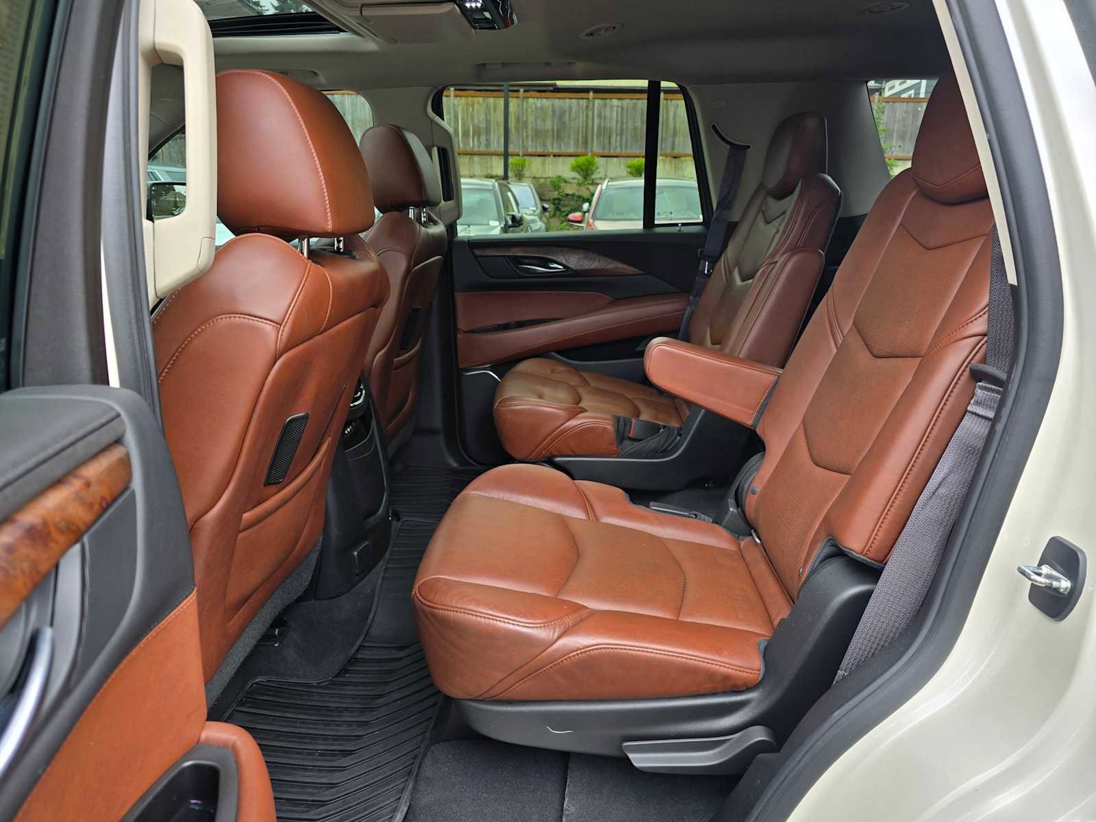 Used 2015 Cadillac Escalade Premium AWD/4WD image 16