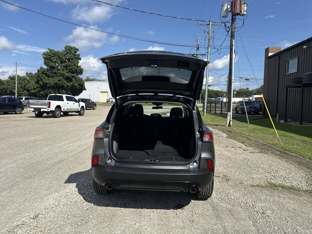 Used 2022 Ford Escape SE w/ SE Sport Appearance Package AWD/4WD image 20