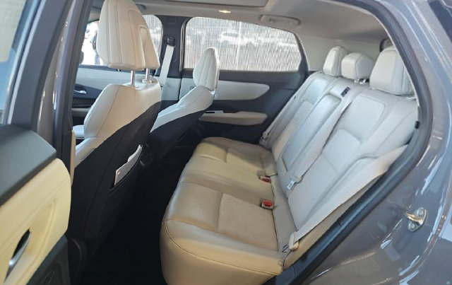 Used 2024 Nissan Ariya AWD image 9