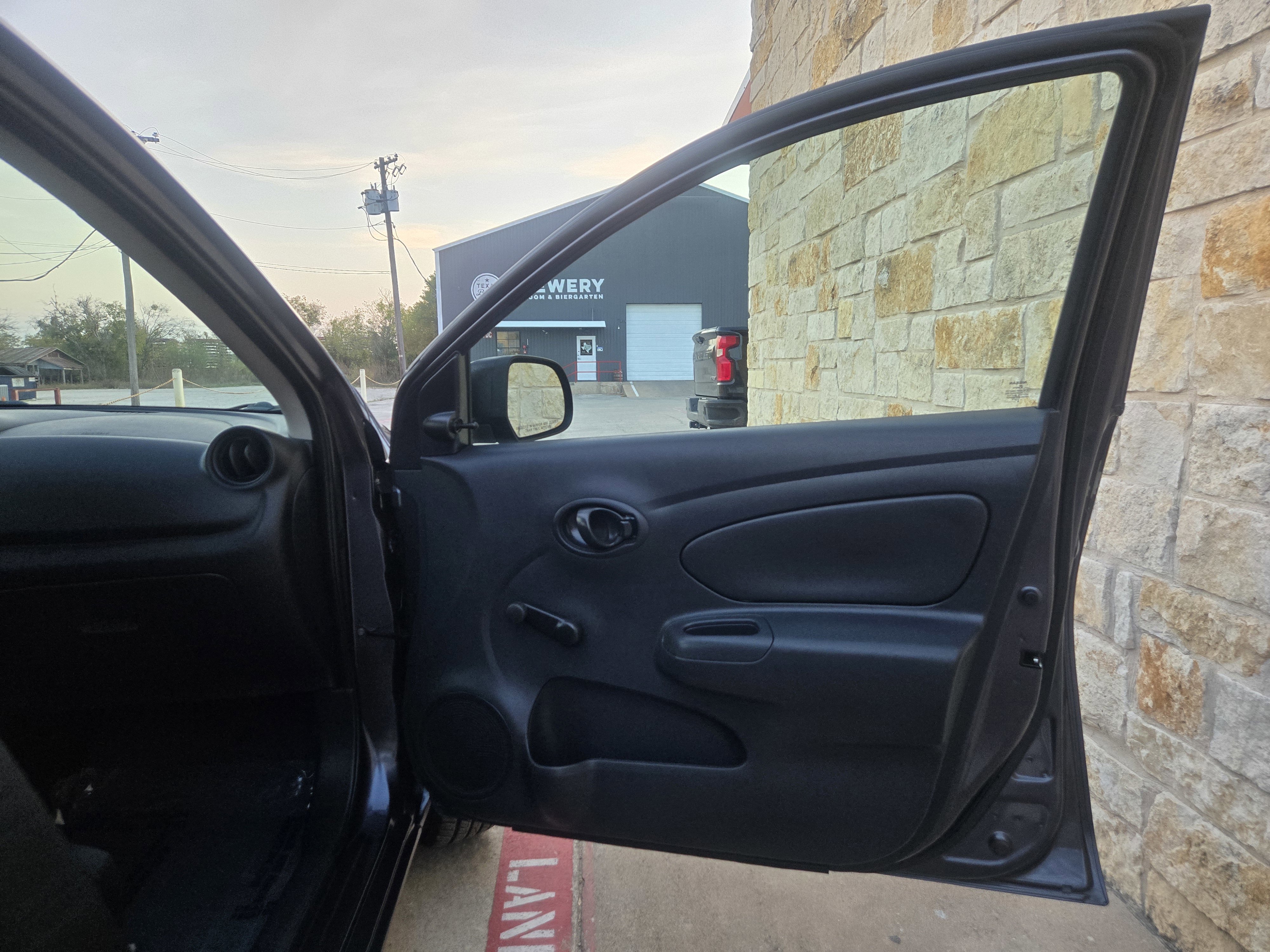 Used 2015 Nissan Versa S Plus image 8