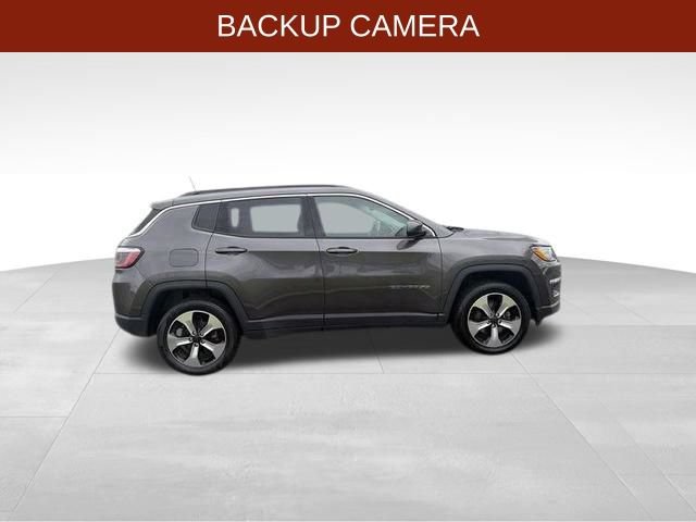 Used 2018 Jeep Compass Latitude w/ Popular Equipment Group AWD/4WD image 8