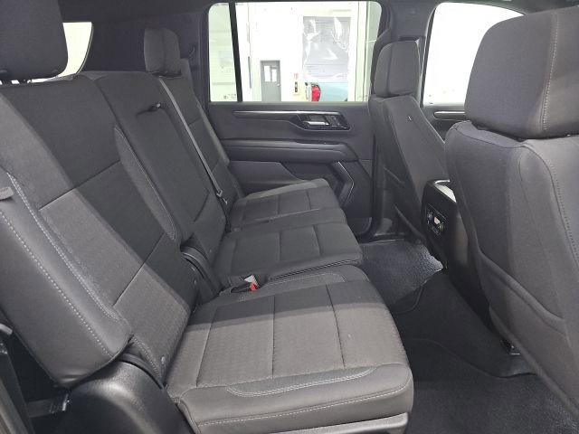 Used 2025 Chevrolet Suburban LS image 15