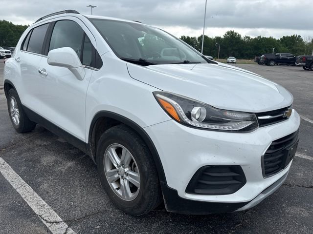 Used 2017 Chevrolet Trax LT w/ LT Convenience Package FWD image 1