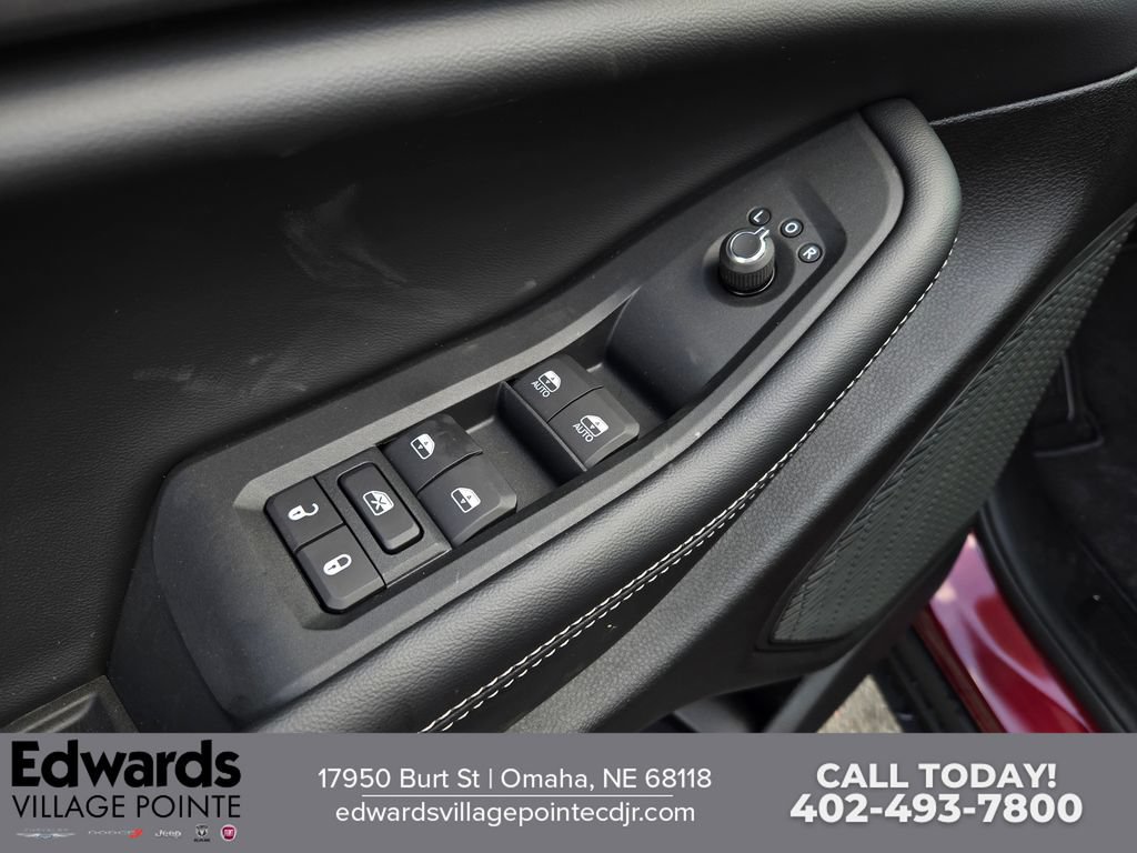 New 2025 Jeep Grand Cherokee Altitude AWD/4WD image 10