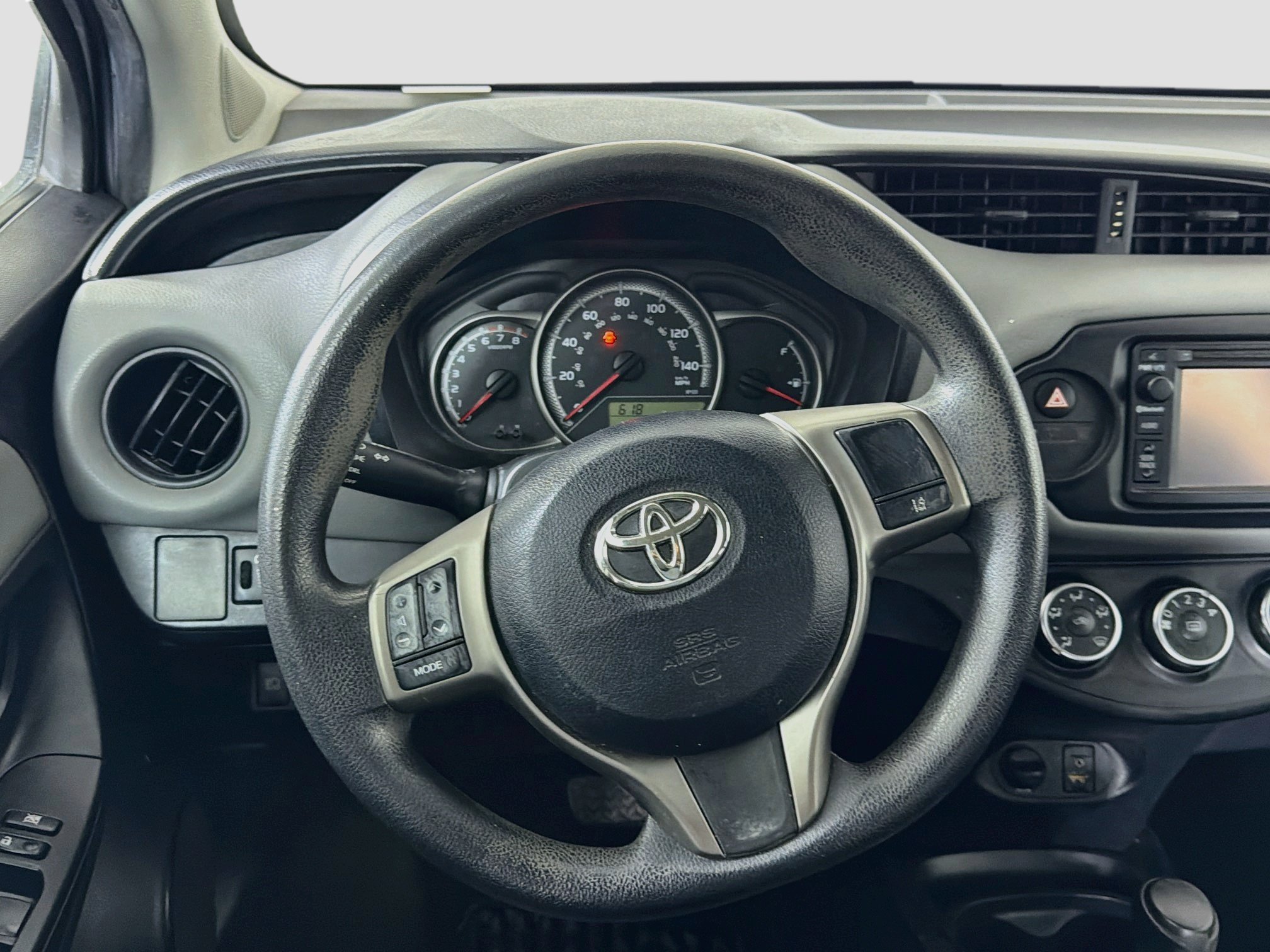 Used 2017 Toyota Yaris L w/ Carpet Mat Package FWD image 17