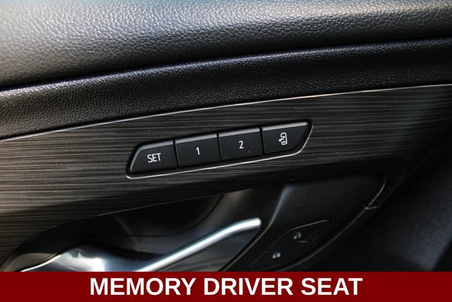 Used 2022 GMC Terrain SLT w/ GMC Pro Grade Package AWD/4WD image 4