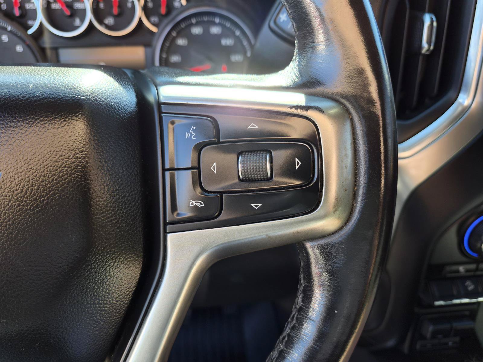 Used 2020 Chevrolet Silverado 1500 LT Trail Boss AWD/4WD image 29