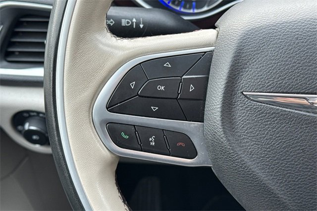 Used 2020 Chrysler Pacifica Limited image 31