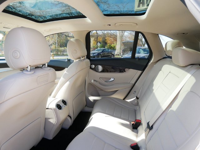 Used 2018 Mercedes-Benz GLC 300 4MATIC image 9