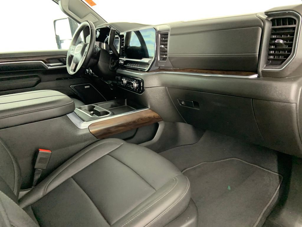 Used 2024 GMC Sierra 3500 SLT w/ SLT Convenience Package image 28
