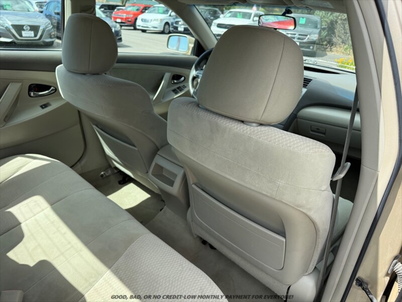 Used 2011 Toyota Camry LE FWD image 17