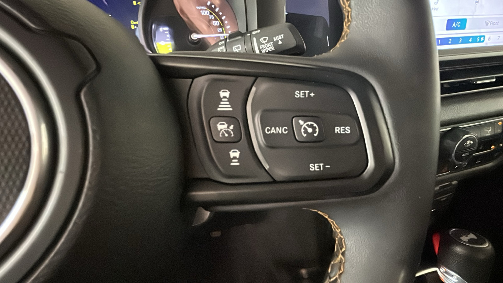 Used 2024 Jeep Wrangler Unlimited w/ Convenience Group AWD/4WD image 19